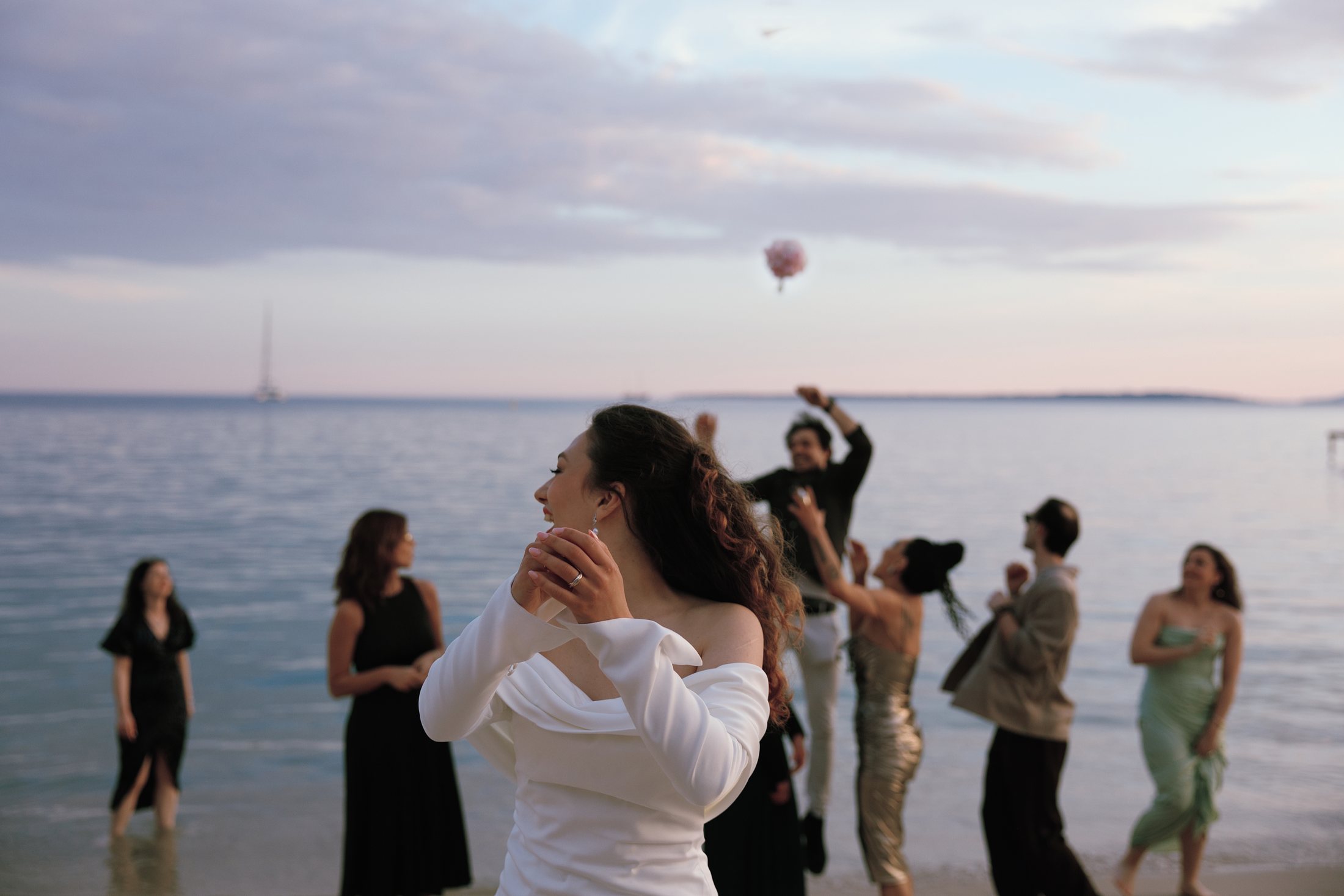 Célébrer des moments en famille et entre amis après un mariage en bord de mer