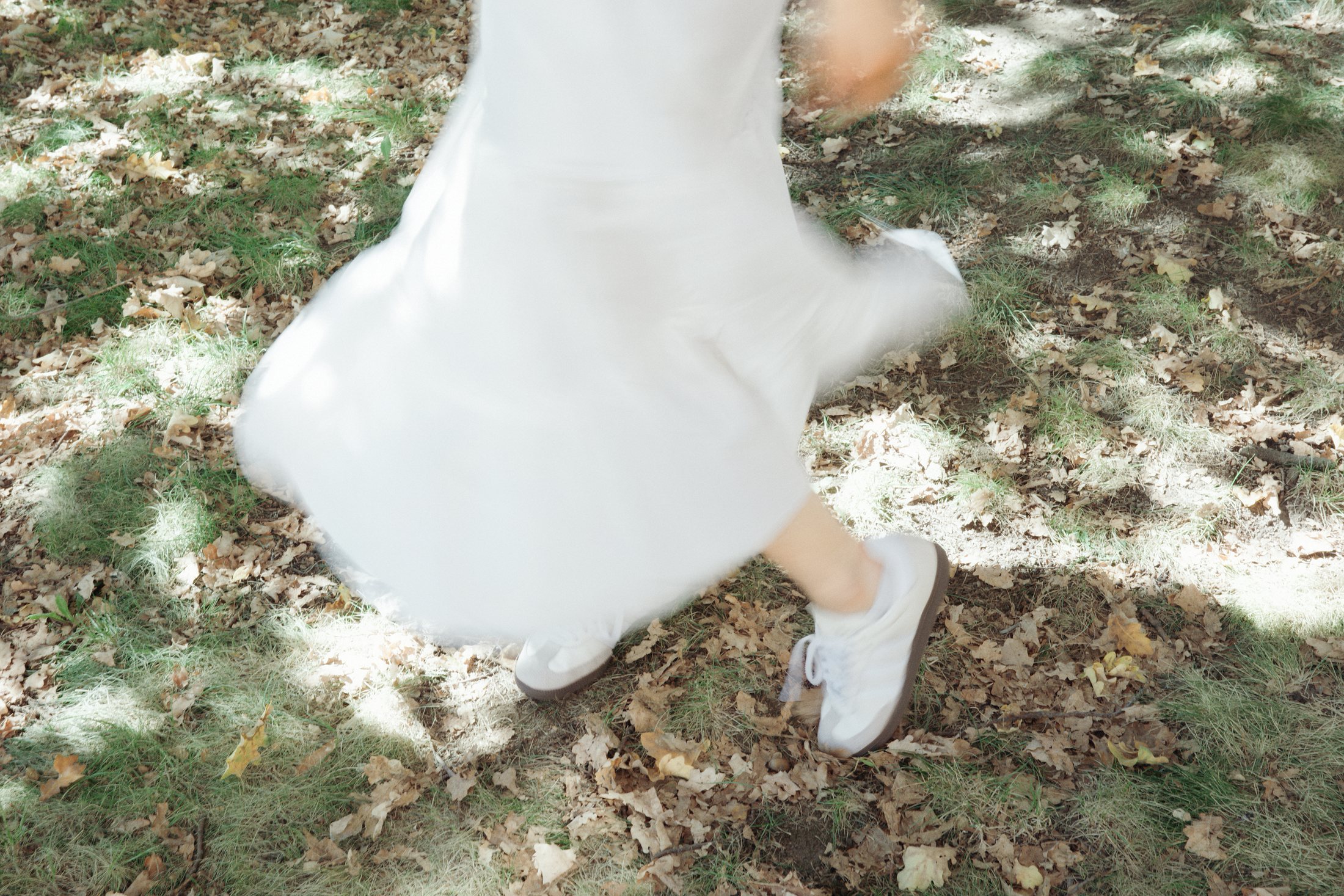 Jupe de robe de mariée et détails de marche